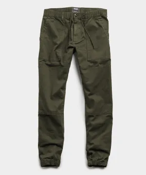 Camp Stretch Drawstring Jogger in Olive