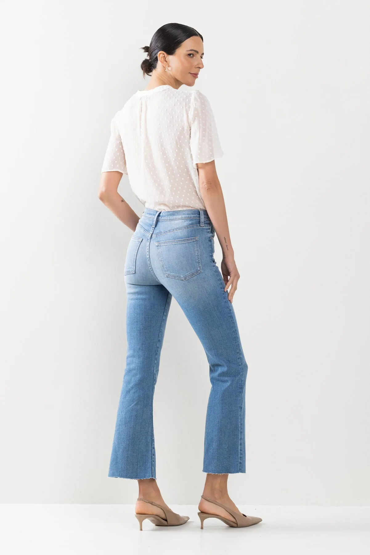 HIGH RISE KICK FLARE JEANS IN MEDIUM WITH RAW CUT HEM   /  SP-P11819M