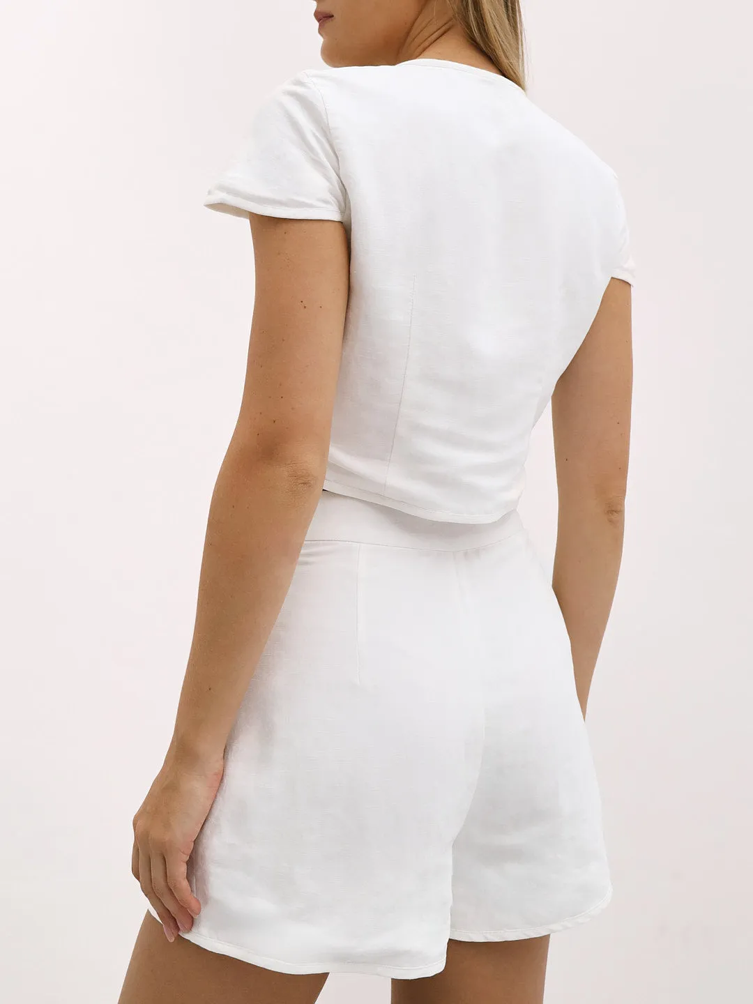 Melià Premium Curved Front Button Top | White